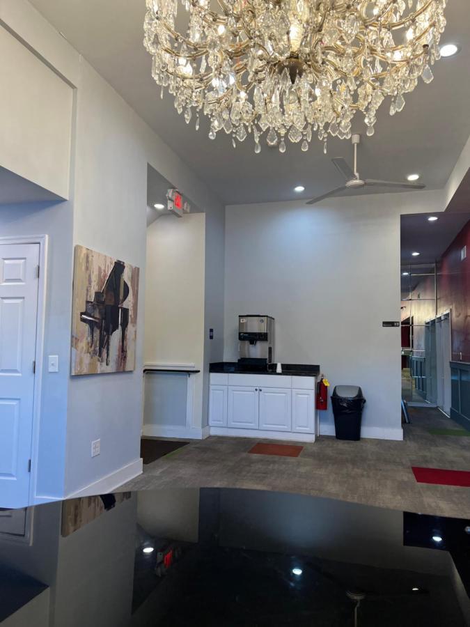 Chateau Suites Norristown Exterior photo